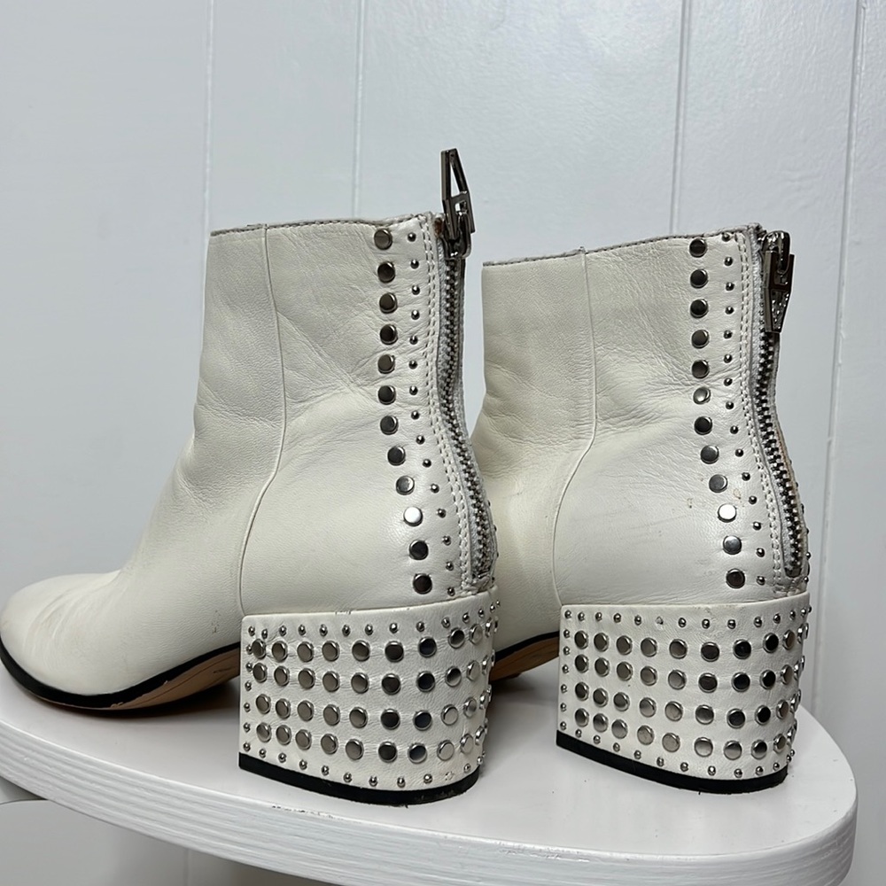 Dolce Vita womens white studded leather boots ankle sz 8